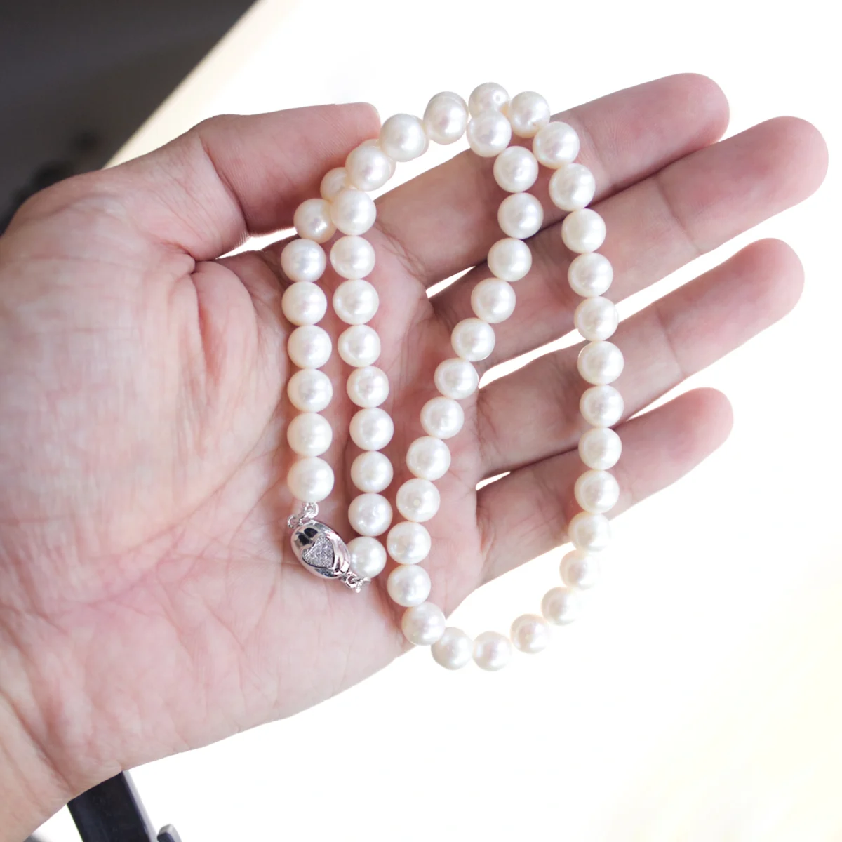 สร้อยคอไข่มุกน้ำจืดแท้ สีขาว 8mm. ยาว 15 นิ้ว