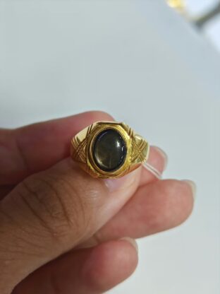 black star sapphire ring 18k gold